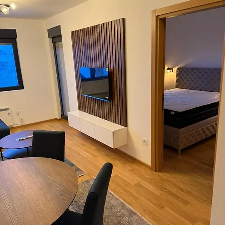 Nikola Apartment
